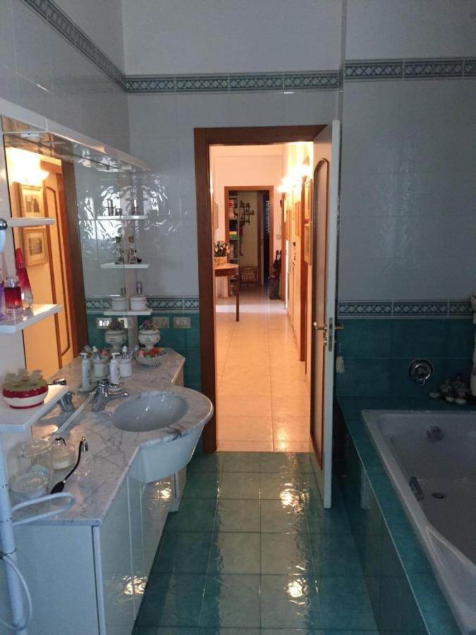 B&B Donna Porzia Trani Exteriör bild